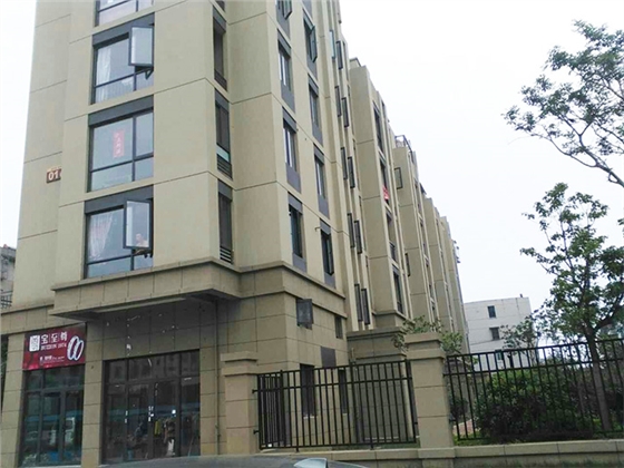 新堰案例-湖州城市公交站真石漆工程舟山東港黃河花園內(nèi)墻乳膠漆30000方